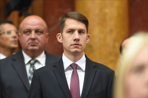 ШПИЈУНКА: И син маратонац